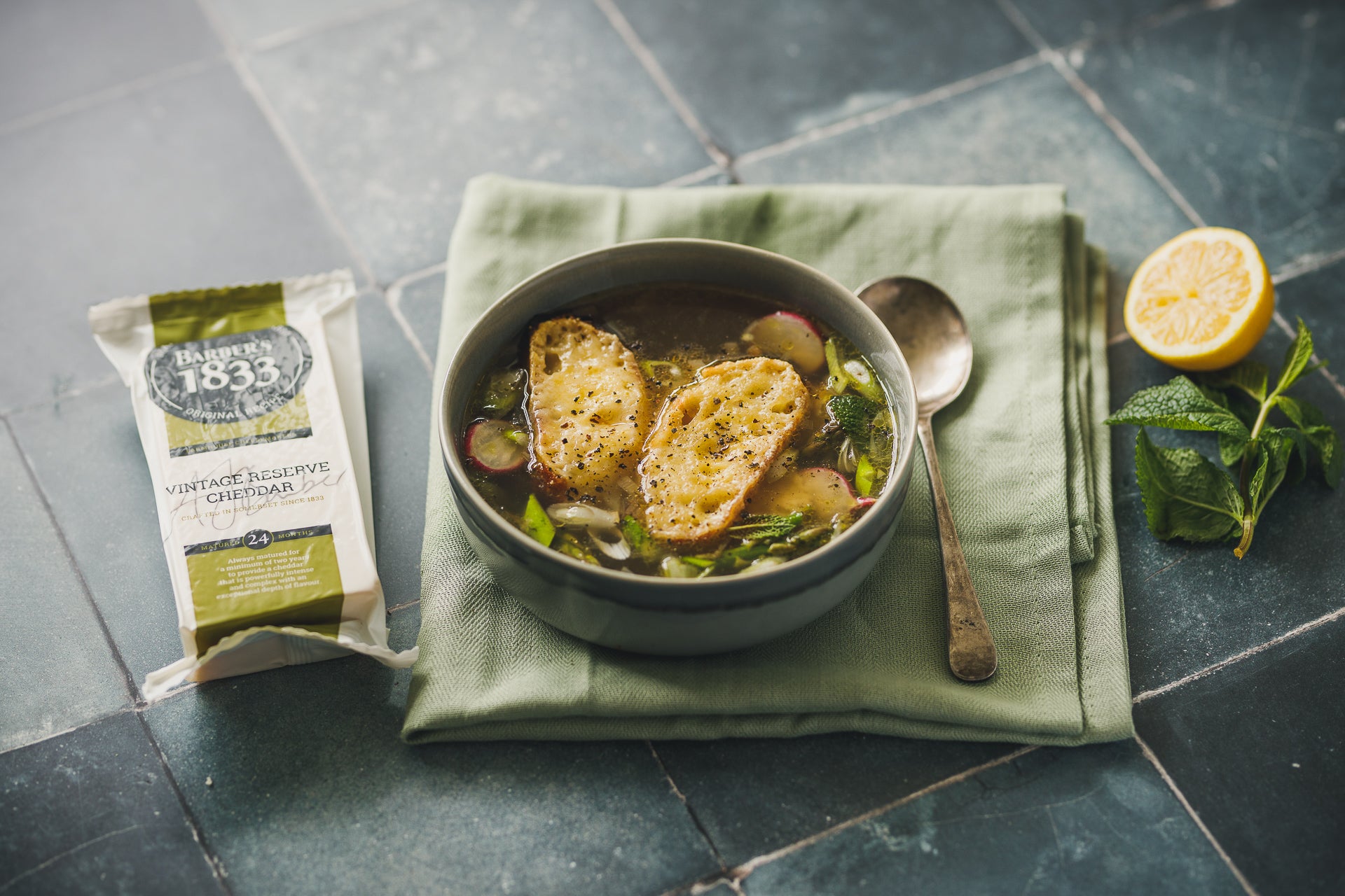 Spring soup with cheesy croutons